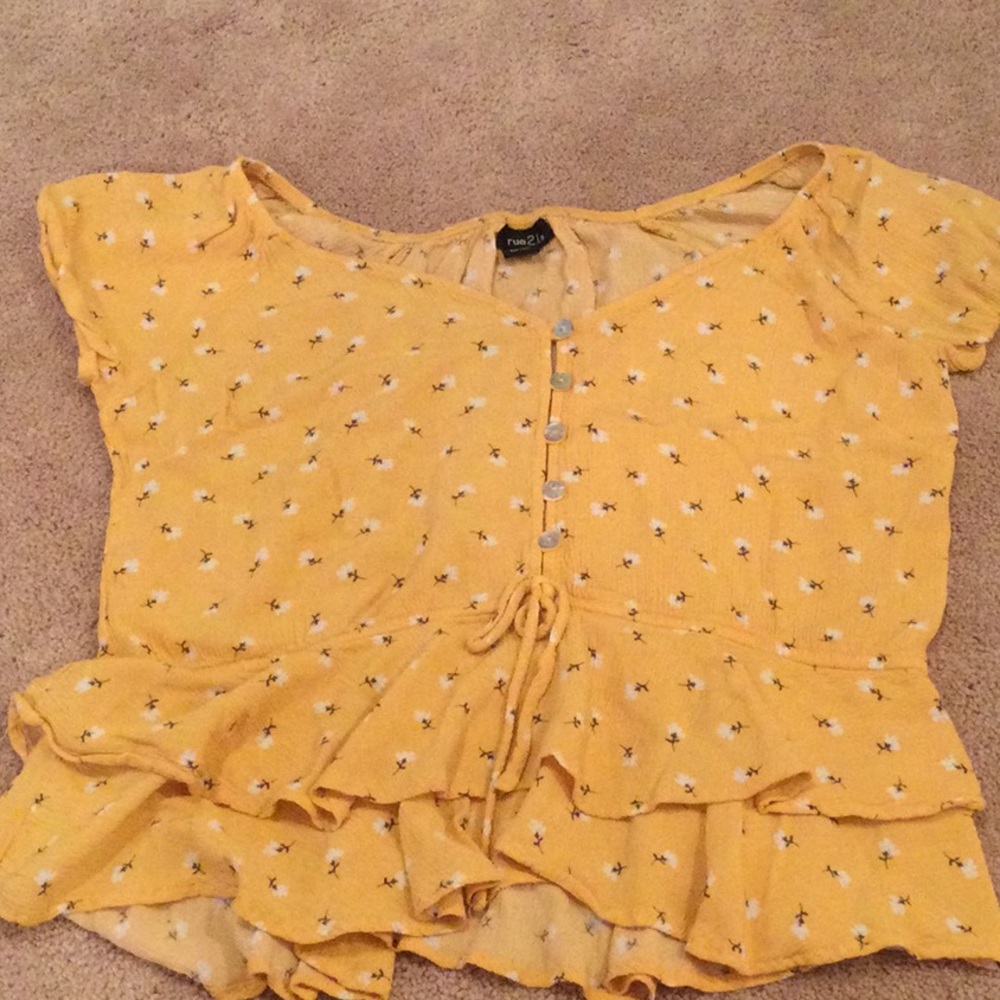 Rue21 T-shirt/blouse
